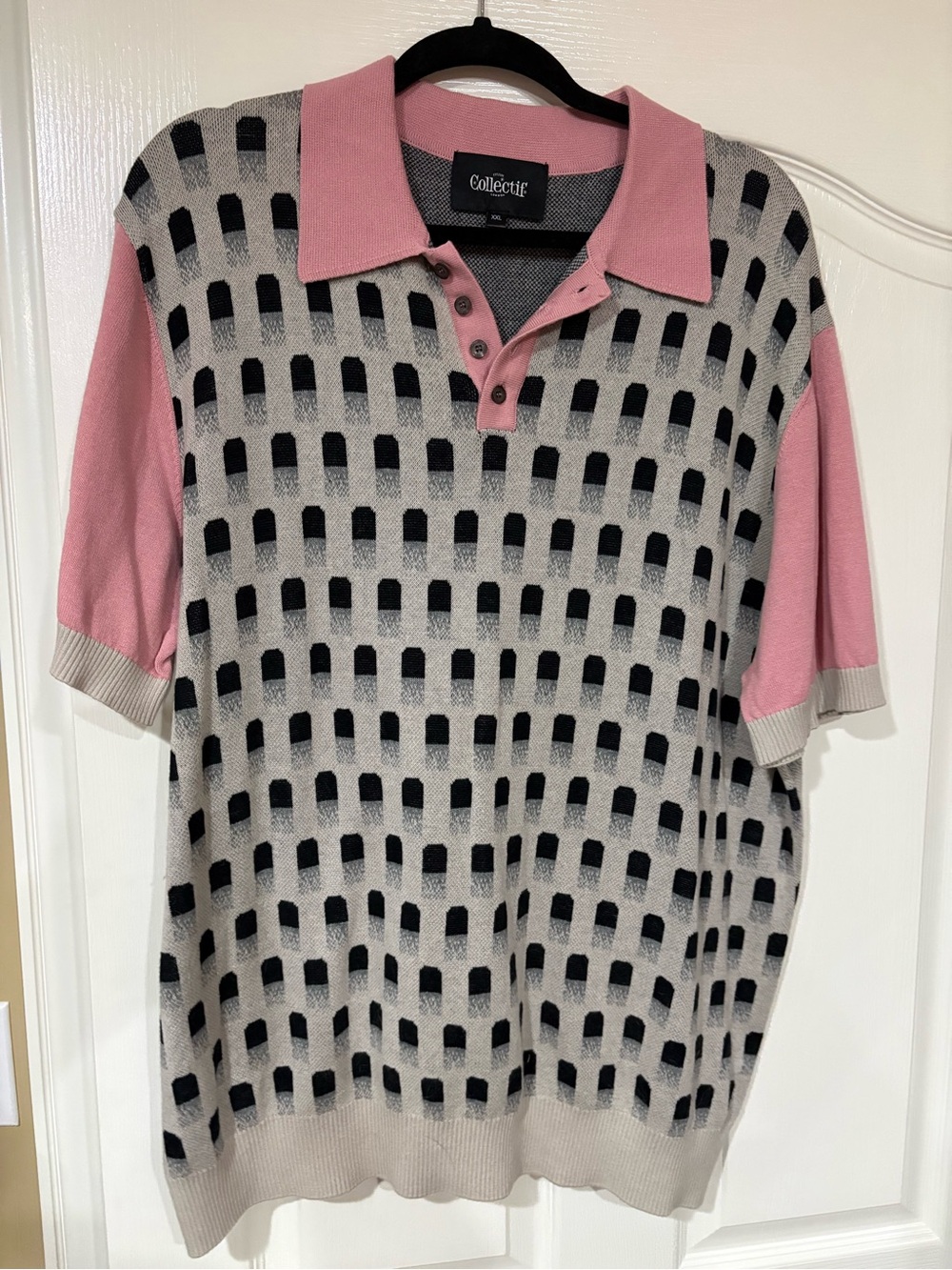 NWOT- Collectif Men’s Pink & Gray Geometric Knit Polo